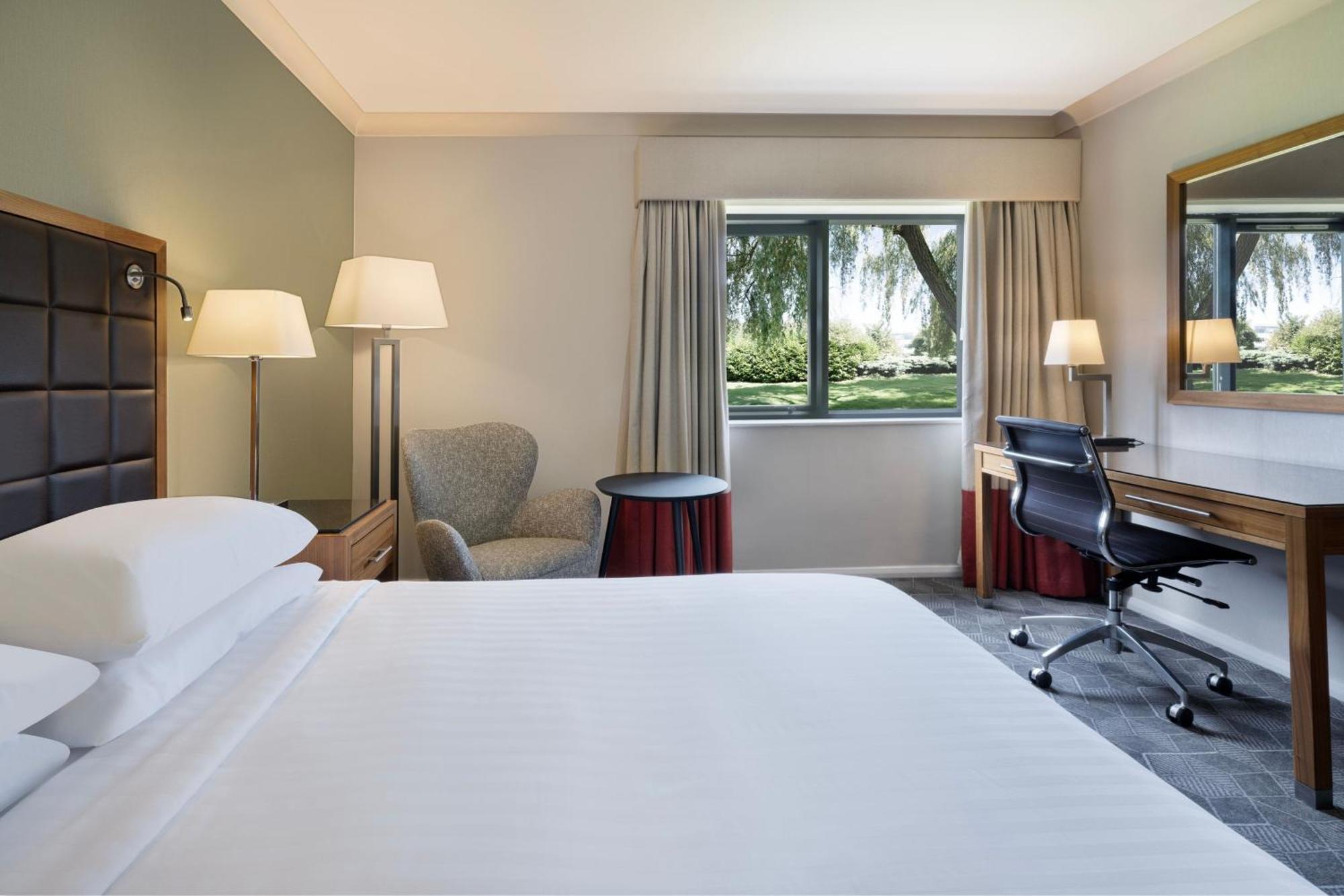 Delta Hotels By Marriott Peterborough Exterior foto