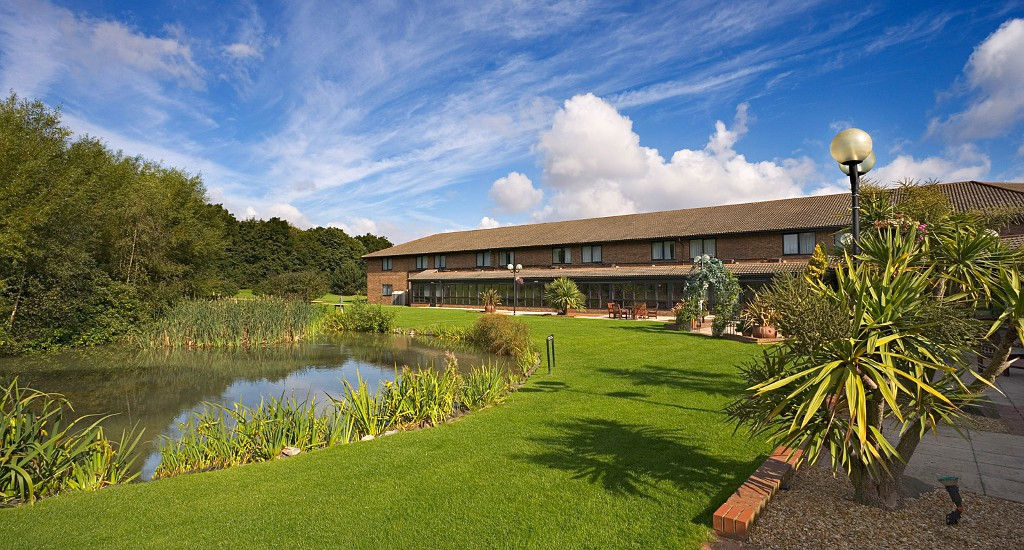 Delta Hotels By Marriott Peterborough Exterior foto